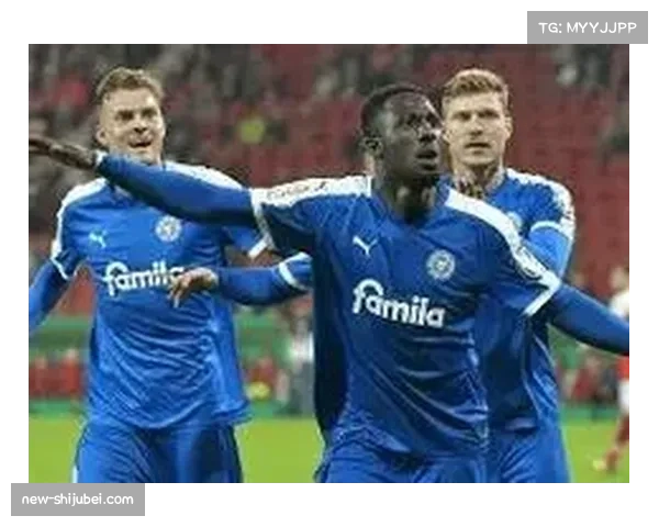 米兰圣诞树阵型对阵四二三一 战术风格差异影响历史交锋结果